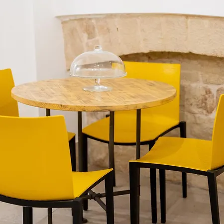 Palazzo Nicolaus Del Borgo Antico Bed & Breakfast